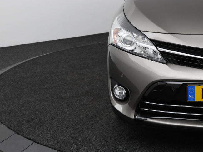 Toyota Verso - 1.8 VVT-i SkyView Edition