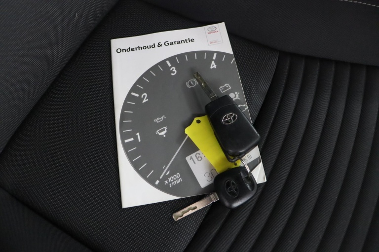 Toyota Yaris - 1.3 VVT-i Orange Sport 11