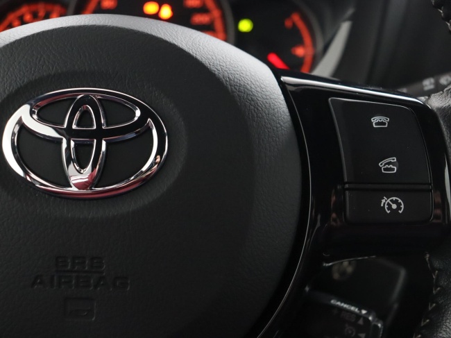 Toyota Yaris - 1.3 VVT-i Orange Sport