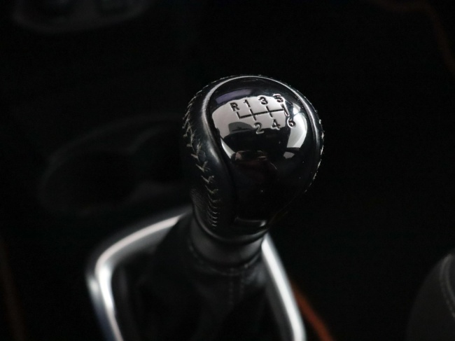 Toyota Yaris - 1.3 VVT-i Orange Sport