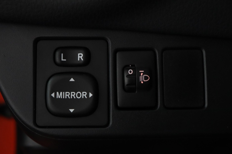 Toyota Yaris - 1.3 VVT-i Orange Sport 29