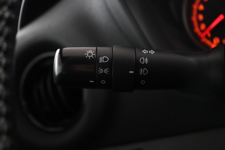 Toyota Yaris - 1.3 VVT-i Orange Sport 30