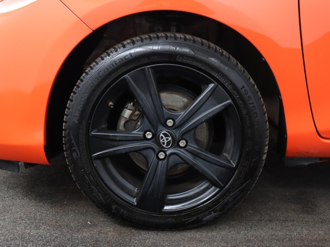 Toyota Yaris - 1.3 VVT-i Orange Sport