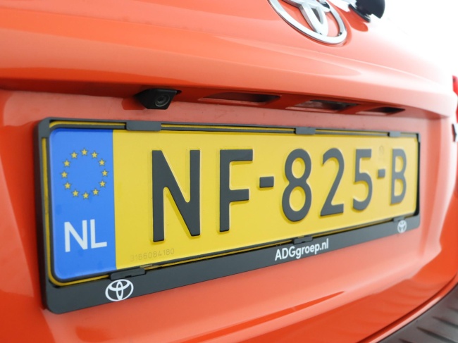 Toyota Yaris - 1.3 VVT-i Orange Sport