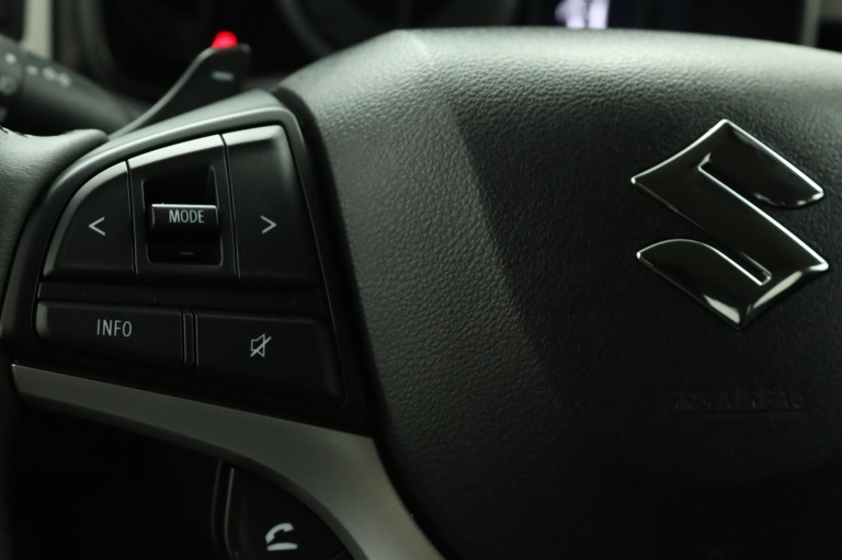 Suzuki Ignis - 1.2 Smart Hybrid Style 19