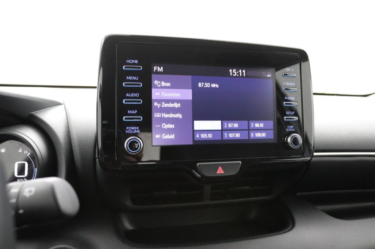 Toyota Yaris - 1.5 Hybrid Dynamic 13