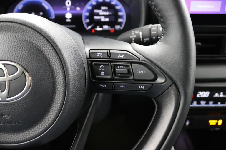 Toyota Yaris - 1.5 Hybrid 130 Executive 18