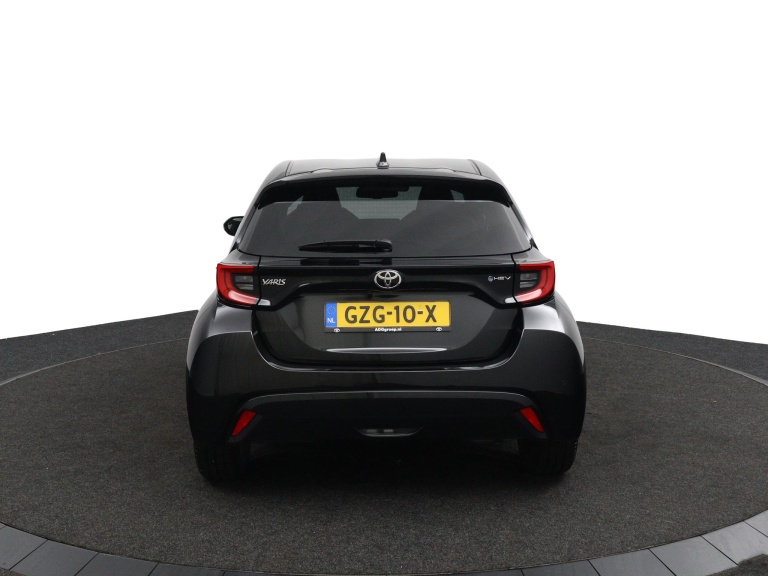 Toyota Yaris - 1.5 Hybrid 130 Executive 8