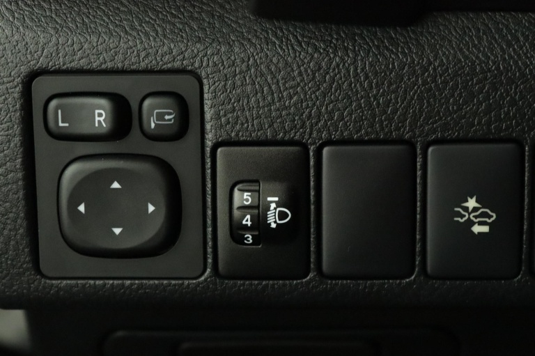 Toyota Auris - 1.8 Hybrid Dynamic 30