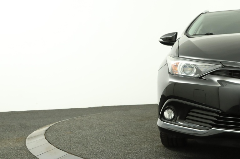 Toyota Auris - 1.8 Hybrid Dynamic 36