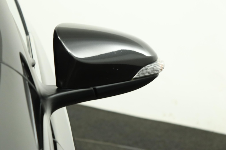 Toyota Auris - 1.8 Hybrid Dynamic 37