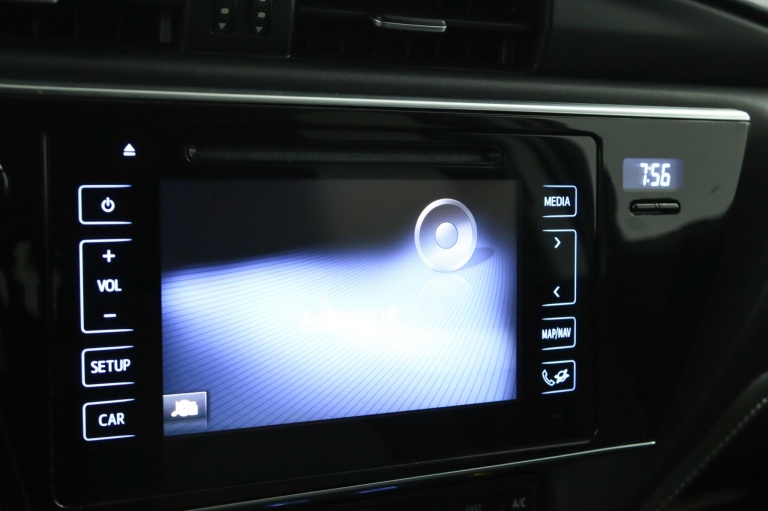 Toyota Auris - 1.8 Hybrid Dynamic 56