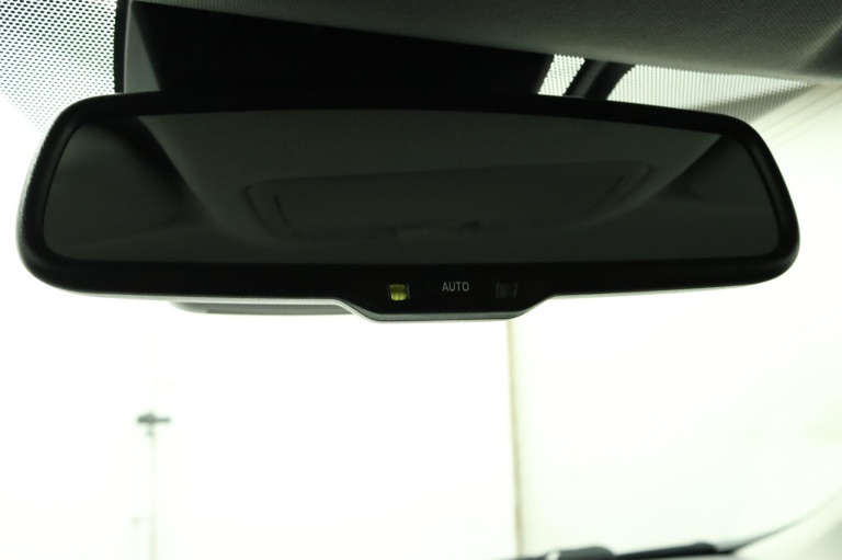 Toyota Auris - 1.8 Hybrid Dynamic 68