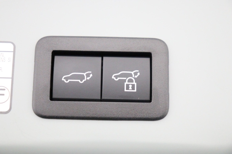 Toyota Corolla Cross - Hybrid 140 Style 36