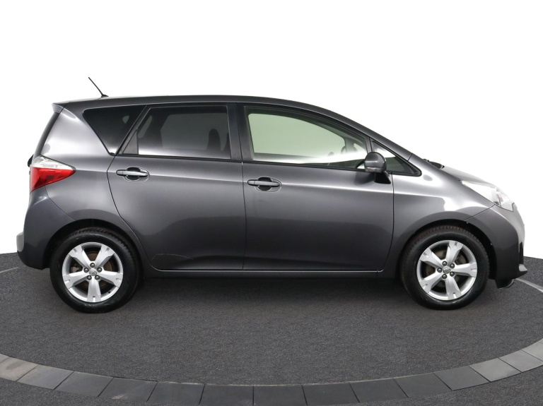 Toyota Verso-S - 1.3 VVT-i Aspiration 12