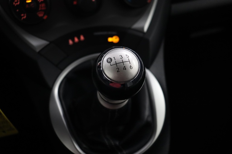 Toyota Verso-S - 1.3 VVT-i Aspiration 26