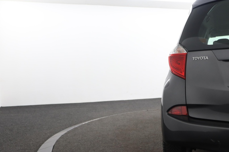 Toyota Verso-S - 1.3 VVT-i Aspiration 37