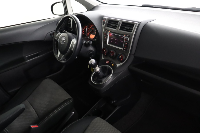 Toyota Verso-S - 1.3 VVT-i Aspiration 45