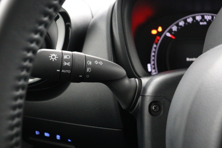 Toyota Aygo X - 1.0 VVT-i S-CVT Pulse 29