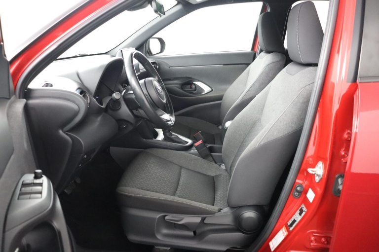 Toyota Yaris Cross - 1.5 Hybrid First Edition 17