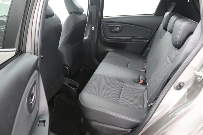 Toyota Yaris - 1.5 Hybrid Executive 12