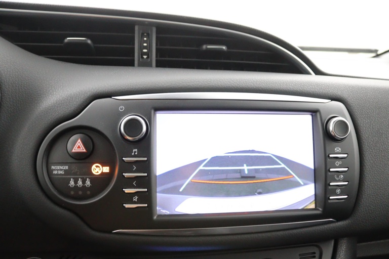 Toyota Yaris - 1.5 Hybrid Executive 16