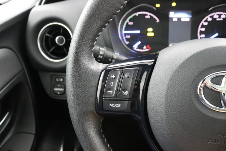 Toyota Yaris - 1.5 Hybrid Executive 18
