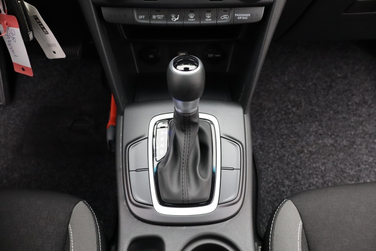 Hyundai Kona - 1.6 GDI HEV Comfort 12