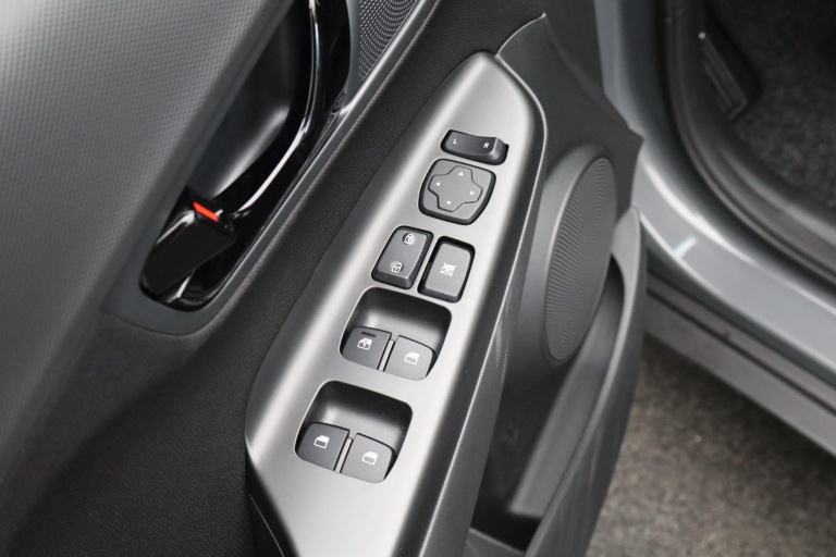 Hyundai Kona - 1.6 GDI HEV Comfort 24