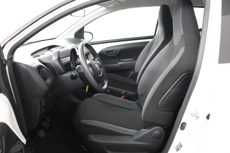 Toyota Aygo - 1.0 VVT-i x-now 16