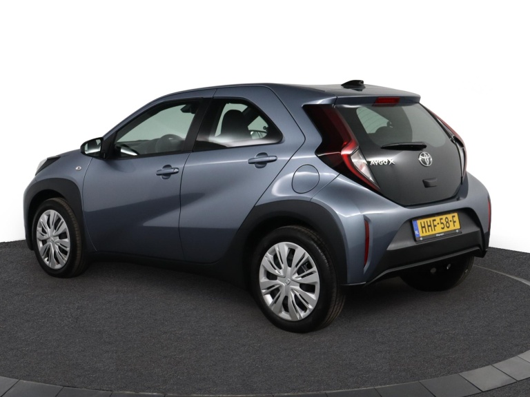 Toyota Aygo X - 1.0 VVT-i MT Play 12