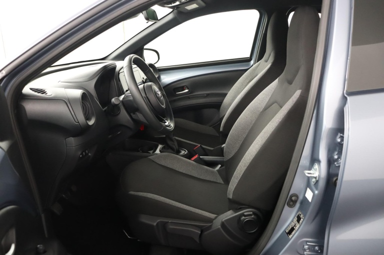 Toyota Aygo X - 1.0 VVT-i MT Play 17