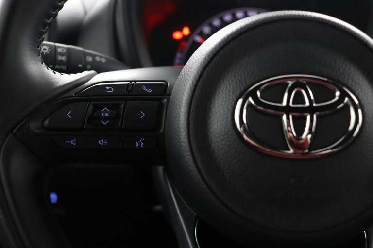 Toyota Aygo X - 1.0 VVT-i MT Play 19