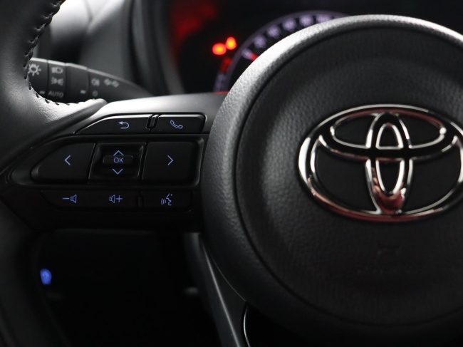 Toyota Aygo X - 1.0 VVT-i MT Play