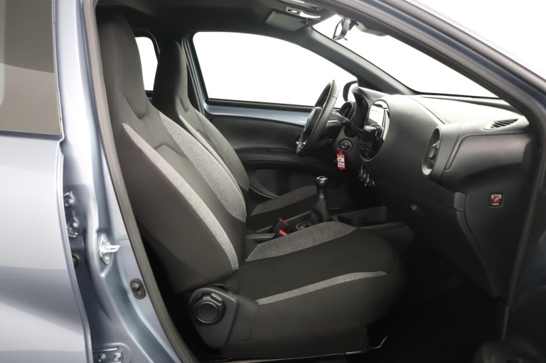 Toyota Aygo X - 1.0 VVT-i MT Play 22