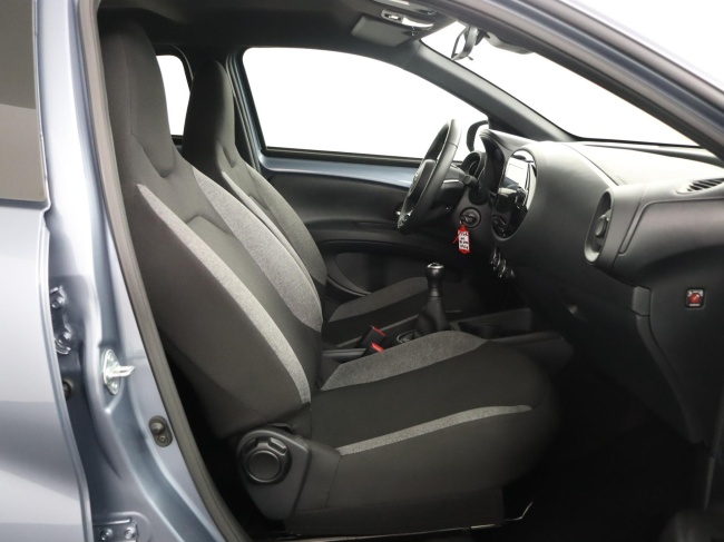 Toyota Aygo X - 1.0 VVT-i MT Play