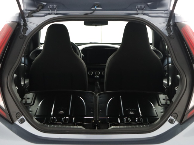 Toyota Aygo X - 1.0 VVT-i MT Play