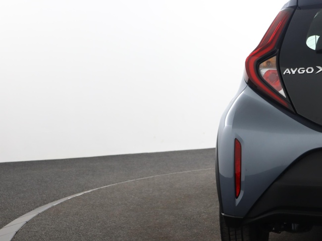 Toyota Aygo X - 1.0 VVT-i MT Play