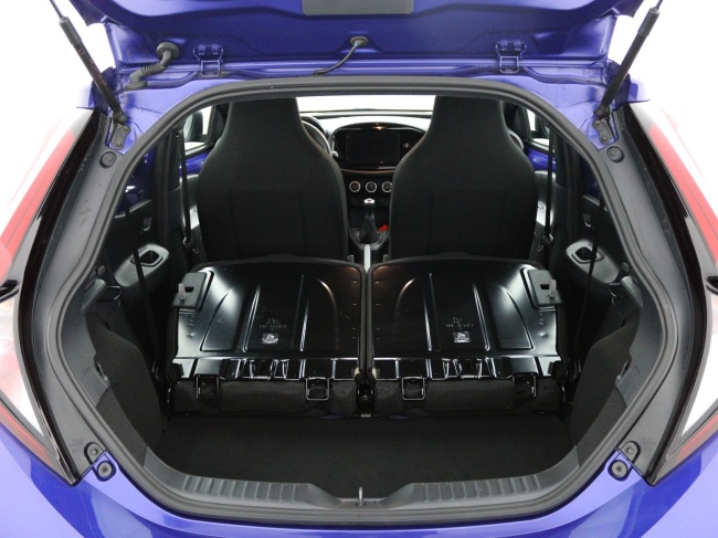 Toyota Aygo X - 1.0 VVT-i MT Play