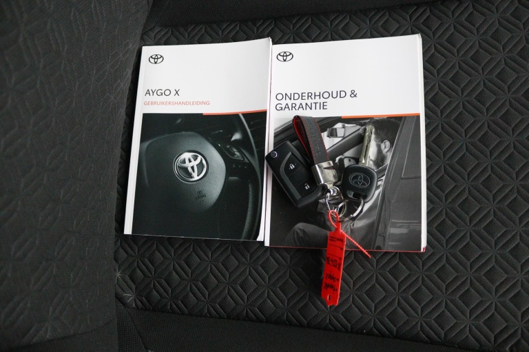 Toyota Aygo X - 1.0 VVT-i S-CVT Pulse 11