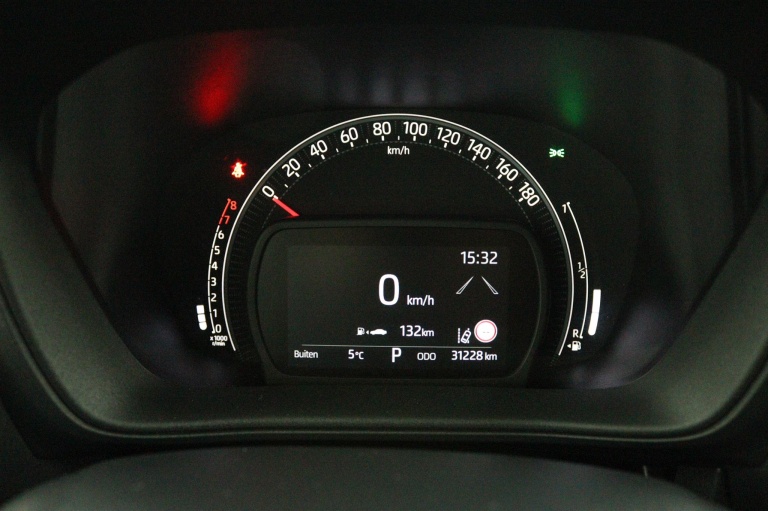 Toyota Aygo X - 1.0 VVT-i S-CVT Pulse 6