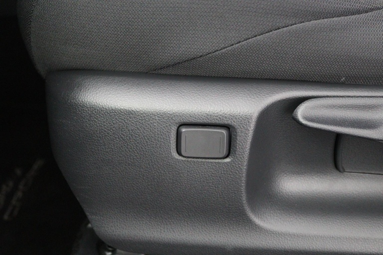 Toyota Corolla Cross - Hybrid 140 Style 38