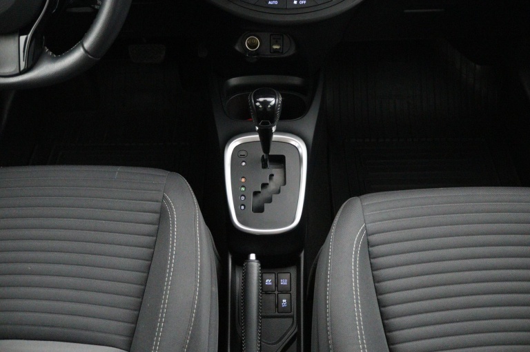 Toyota Yaris - 1.5 Hybrid Design Sport 25