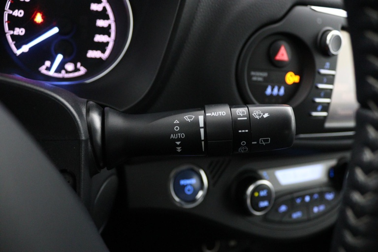 Toyota Yaris - 1.5 Hybrid Design Sport 29
