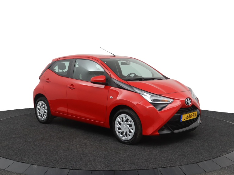 Toyota Aygo - 1.0 VVT-i x-play 14
