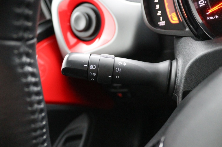 Toyota Aygo - 1.0 VVT-i x-play 29