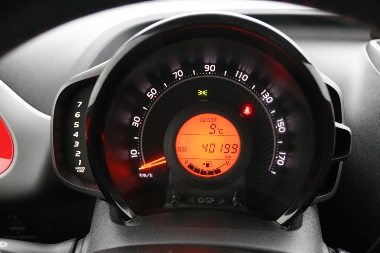 Toyota Aygo - 1.0 VVT-i x-play 6