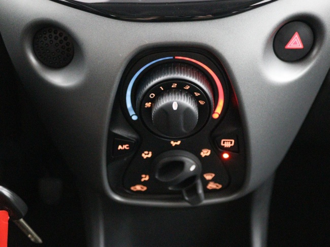 Toyota Aygo - 1.0 VVT-i x-play