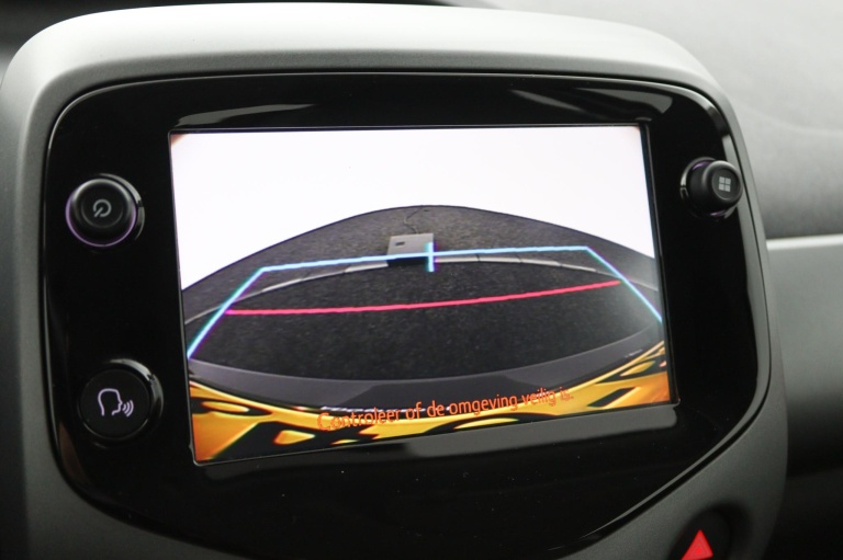 Toyota Aygo - 1.0 VVT-i x-play 9