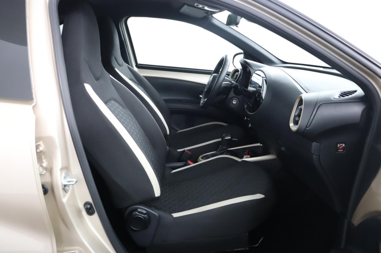 Toyota Aygo X - 1.0 VVT-i S-CVT Pulse 22